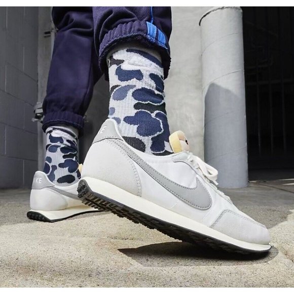 Nike Waffle Trainer 2 SE Men's Sneaker Shoe Limited Edition Cream DM0180-100 - Picture 5 of 11